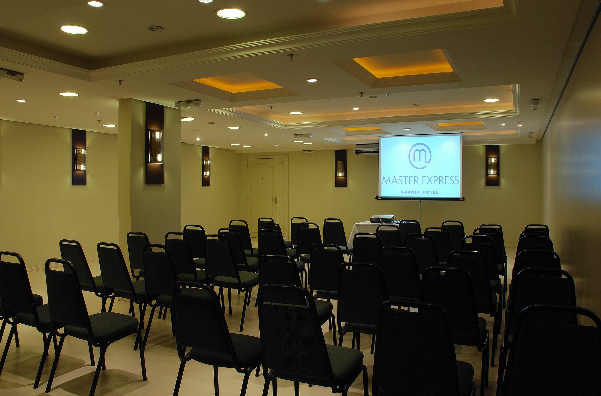 Master Grande Hotel - Proximo Ao Palacio Do Governo Porto Alegre Dış mekan fotoğraf